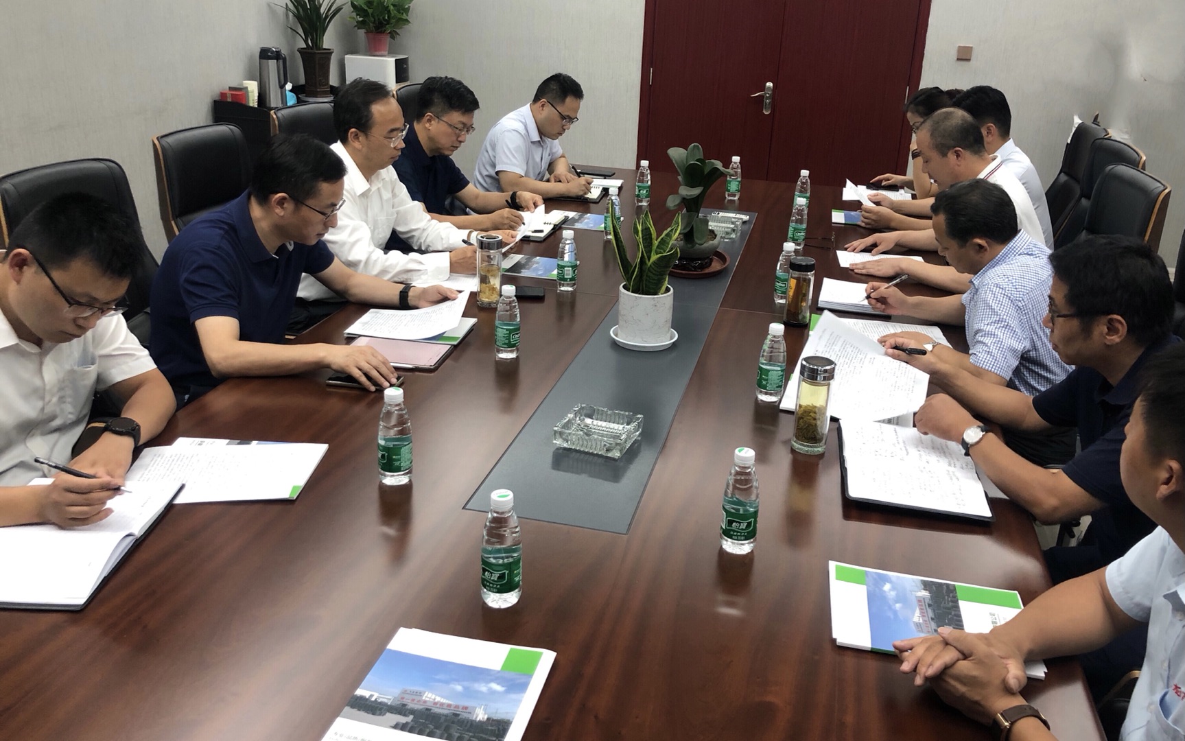 馬鞍山副市長鄭琇煦蒞臨飛龍新材調(diào)研指導(dǎo)上市工作
